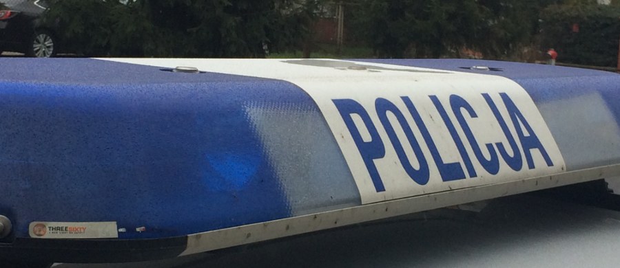 Policja i prokuratura z Opoczna w Łódzkiem wyjaśnia okoliczności śmierci trzymiesięcznej dziewczynki, do której prawdopodobnie doszło wczoraj. Zatrzymano oboje rodziców dziecka.