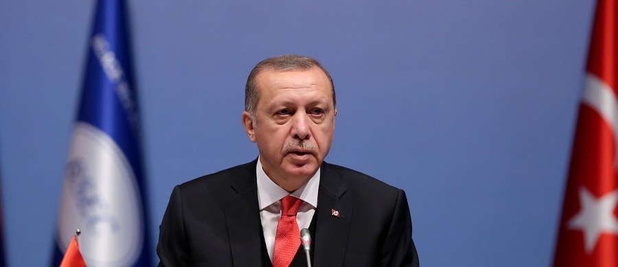 Przez osiem miesięcy od udaremnionej próby zamachu stanu w Turcji władze przejęły kontrolę nad 879 firmami o łącznej wartości 11,32 mld dolarów, albo je przejmując, albo wyznaczając swoich administratorów - podał kierujący tymi spółkami państwowy fundusz. 