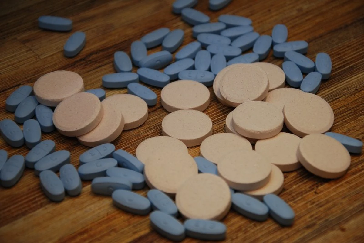 O podwyżkach zdecydował mechanizm refundacyjny - tak enigmatycznie resort zdrowia tłumaczy się z drastycznego wzrostu cen leków dla pacjentów po przeszczepach. Wraz z wejściem w życie nowej - majowej - listy refundacyjnej niektóre leki podrożały nawet o ponad 1000 złotych!