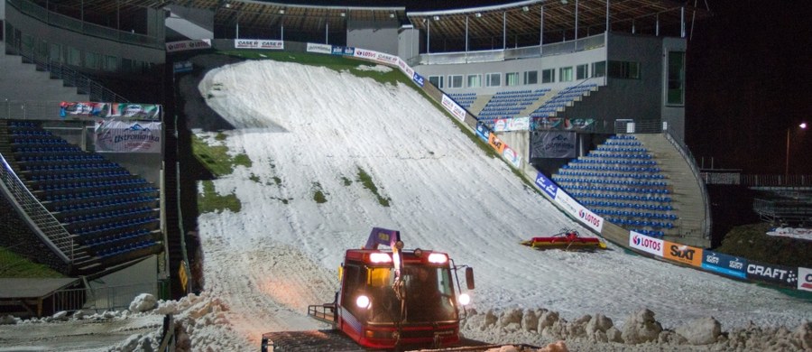 Inauguracja Pucharu Świata 2017/18 w skokach narciarskich odbędzie się w Wiśle - poinformował Polski Związki Narciarski. 18 listopada na obiekcie im. Adama Małysza odbędzie się konkurs drużynowy, a dzień później indywidualny.