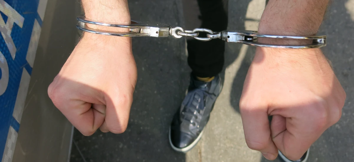 Prokuratura w Lesznie (Wielkopolskie) bada sprawę śmierci Michała Rz. w siedzibie pogotowia ratunkowego w Gnieźnie. Przywieziony tam przez policjantów mężczyzna zmarł w trakcie próby pobrania krwi. Wcześniej funkcjonariusze stosowali wobec niego środki przymusu bezpośredniego.