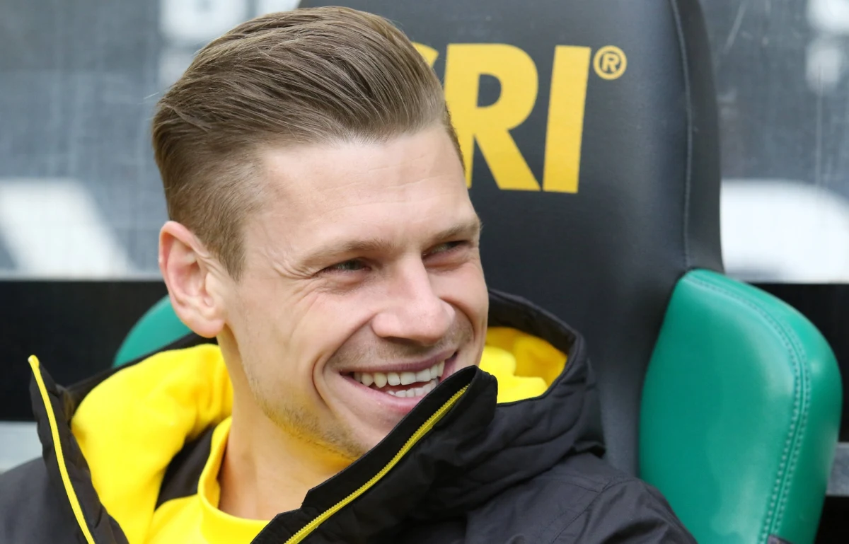 Wielki sukces reprezentantów Polski. Robert Lewandowski i Łukasz Piszczek znaleźli się w najlepszym składzie minionego sezonu Bundesligi. Zestawienie zdominowali piłkarze Bayernu Monachium i Borussii Dortmund.