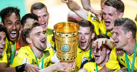 Piłkarze Borussii Dortmund zdobyli czwarty w historii Puchar Niemiec. W sobotnim finale na Stadionie Olimpijskim w Berlinie pokonali Eintracht Frankfurt 2:1. Cały mecz w barwach zwycięzców rozegrał Łukasz Piszczek, który zanotował asystę przy pierwszym trafieniu dla BVB.