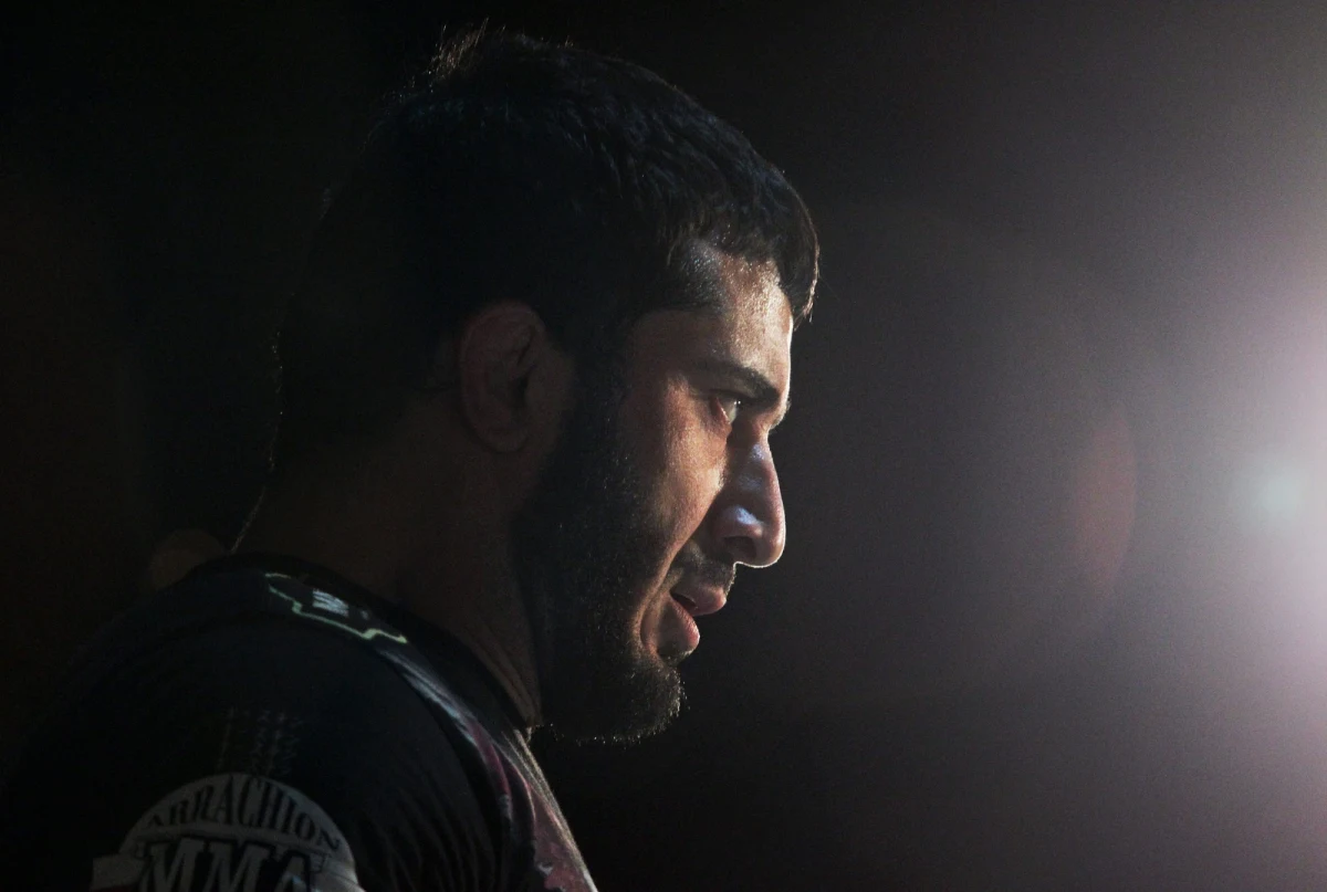 Mamed Khalidov pokonał Borysa Mańkowskiego jednogłośną decyzją sędziów w walce wieczoru podczas gali KSW 39: Colosseum! Werdykt najwyraźniej jednak nie przypadł do gustu części widzów zebranych na Stadionie Narodowym w Warszawie, którzy wygwizdali utytułowanego zawodnika. W innym pojedynku Marcin Różalski po zaledwie 16 sekundach znokautował Fernando Rodriguesa Jr., Popek w ciągu 45 sekund rozprawił się z Robertem Burneiką, a Pudzian pokonał Tyberiusza Kowalczyka.