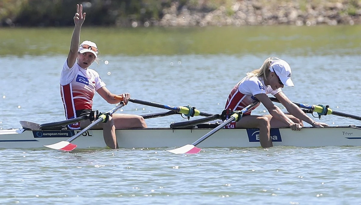 Martyna Mikołajczak i Weronika Deresz wywalczyły złoty medal wioślarskich mistrzostw Europy w czeskich Racicach w dwójce podwójnej wagi lekkiej! Ze srebrnymi krążkami w czwórce podwójnej wrócą z zawodów Dominik Czaja, Dariusz Radosz, Adam Wicenciak i Wiktor Chabel, zaś w dwójce podwójnej: Mirosław Ziętarski i Mateusz Biskup.