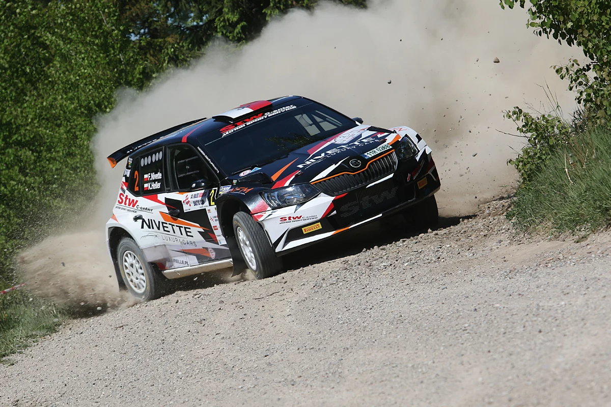 Filip Nivette triumfuje w Rajdzie Gdańsk Baltic Cup! 35-latek, który był liderem już po pierwszym etapie drugiej rundy Inter Cars Rajdowych Samochodowych Mistrzostw Polski, wygrał wszystkie dzisiejsze odcinki specjalne i może fetować zwycięstwo. Drugie miejsce wywalczył Dominik Butvilas, a trzeci był Bryan Bouffier.