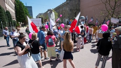 "Miejsce w żłobku zamiast kwiatka", "Dom to nie ring". Marsz dla Matek w Łodzi