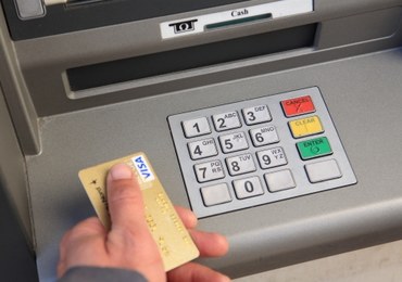 ​Karty płatnicze coraz droższe. Banki szykują zmiany