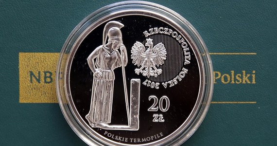 Narodowy Bank Polski wyemitował srebrną monetę kolekcjonerską o nominale 20 zł poświęconą bitwie pod Zadwórzem z 1920 r. To pierwsza moneta z serii „Polskie Termopile”.