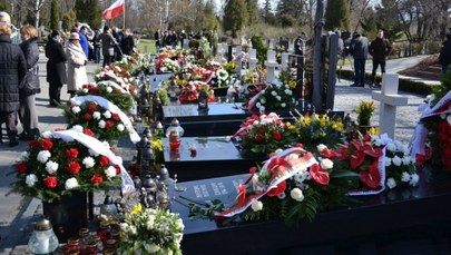 Kolejna ekshumacja ofiary katastrofy smoleńskiej na warszawskich Powązkach