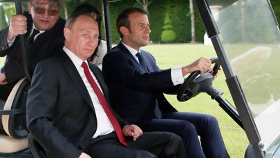 Media o spotkaniu Putin-Macron: Rozmawiali jak równy z równym