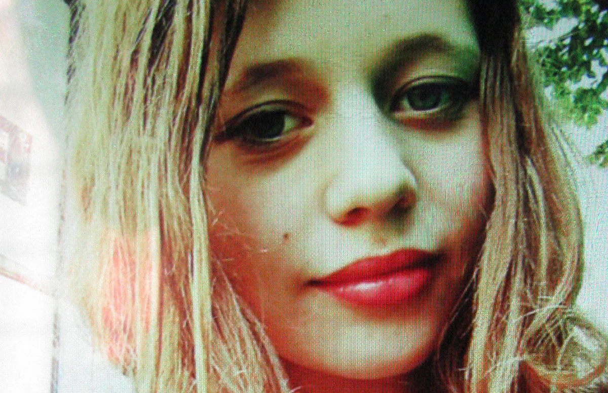 Policja poszukuje 13-letniej Ukrainki Myroslavy Krytsun, która w sobotę wyszła z domu na warszawskiej Woli i do tej pory nie skontaktowała się z rodziną. W dniu zaginięcia dziewczynka była ubrana w obcisłe, czarne spodnie dżinsowe, czarną koszulkę i czarne adidasy.