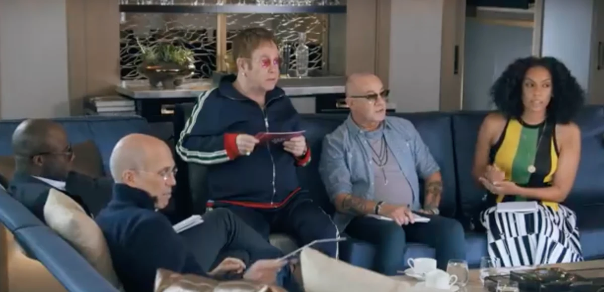 Rok 2017 to szczególny, jubileuszowy czas w karierze Sir Eltona Johna, który będziemy mogli świętować razem z wybitnym artystą także w Polsce, już niebawem, bo 9 lipca w Sopocie, w Operze Leśnej. 70. Urodziny, 25 rocznica utworzenia Elton John Aids Foundation oraz 50 lat współpracy z Berniem Taupinem – to wspaniałe okazje do sięgnięcia do twórczości tego wybitnego muzyka. Z okazji tej ostatniej rocznicy, w grudniu, artysta ogłosił wraz z  serwisem YouTube, konkurs na stworzenie zupełnie nowych, premierowych teledysków do trzech hitów z początku lat 70., które nie doczekały się dotąd ilustracji video. Projekt „Elton John: The Cut“ miał na celu wyłonienie kreatywnych artystów, którzy wyprodukują 3 klipy, z wykorzystaniem zupełnie różnych technik. W „Bennie and the Jets“  miała się pojawić choreografia, „Rocket Man“ miał być animacją, a „Tiny Dancer“ teledyskiem akcji. 