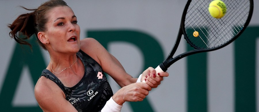 Agnieszka Radwańska po błyskawicznej wygranej w pierwszej rundzie French Open z 208. w rankingu WTA Francuzką Fioną Ferro (6:1, 6:1) bardziej niż ze zwycięstwa cieszyła się z samej obecności na kolejnym turnieju Wielkiego Szlema. "Od 10 lat jestem na każdym (…). Zawsze dobrze grać w Wielkim Szlemie" - stwierdziła.