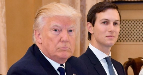 Jared Kushner, zięć i doradca prezydenta USA Donalda Trumpa, znalazł się w centrum zainteresowania śledczych, prowadzących dochodzenie ws. kontaktów otoczenia Trumpa z przedstawicielami Kremla - poinformowały amerykańskie media. Agentów FBI i prowadzących dochodzenie dla komisji Kongresu interesują m.in rzekome próby stworzenia przez Kushnera "poufnego kanału komunikacji" zespołu przejmującego władzę amerykańskiego prezydenta elekta z władzami rosyjskimi oraz kontakty Kushnera z rosyjskim bankierem Siergiejem Gorkowem.