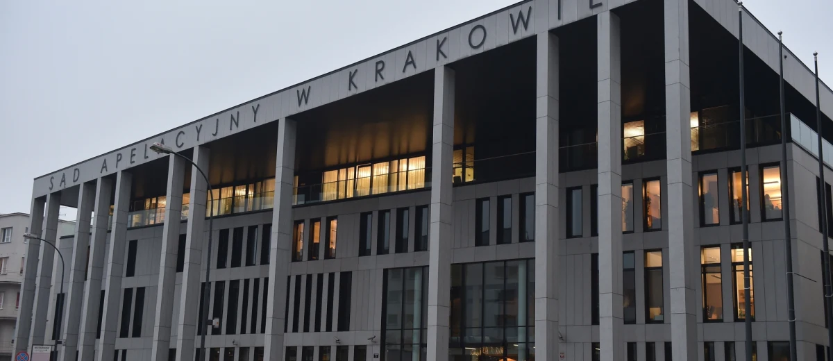 Znów zatrzymania w aferze korupcyjnej w krakowskim sądzie apelacyjnym. W ręce CBA trafiło kolejnych pięć osób.