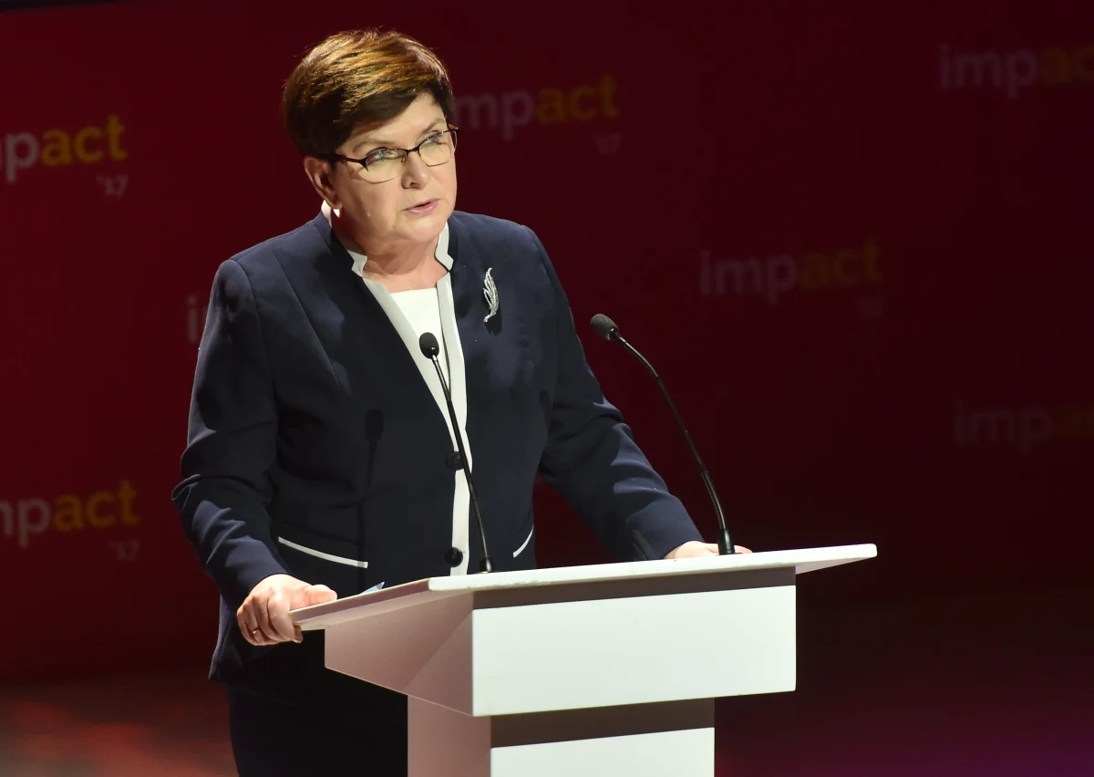 "Marzeniem mojego rządu jest Polska młoda, innowacyjna i nowoczesna, która każdemu daje bezpieczną możliwość realizacji swoich ambicji i marzeń" - deklarowała premier Beata Szydło podczas kongresu "Impact 2017" w Krakowie. Zgromadzonych w Krakowie gości przekonywała, że w Polsce panuje dobry klimat do inwestowania. "I zachęcam państwa do tego" - dodała szefowa rządu.