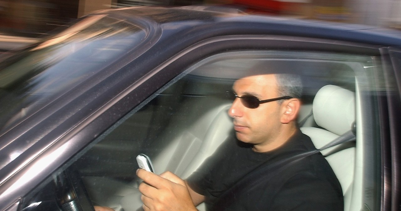 NIE MA TELEFONU KOM RKOWEGO KIERUJE FIRM WART 600 MLN Z visual data 5