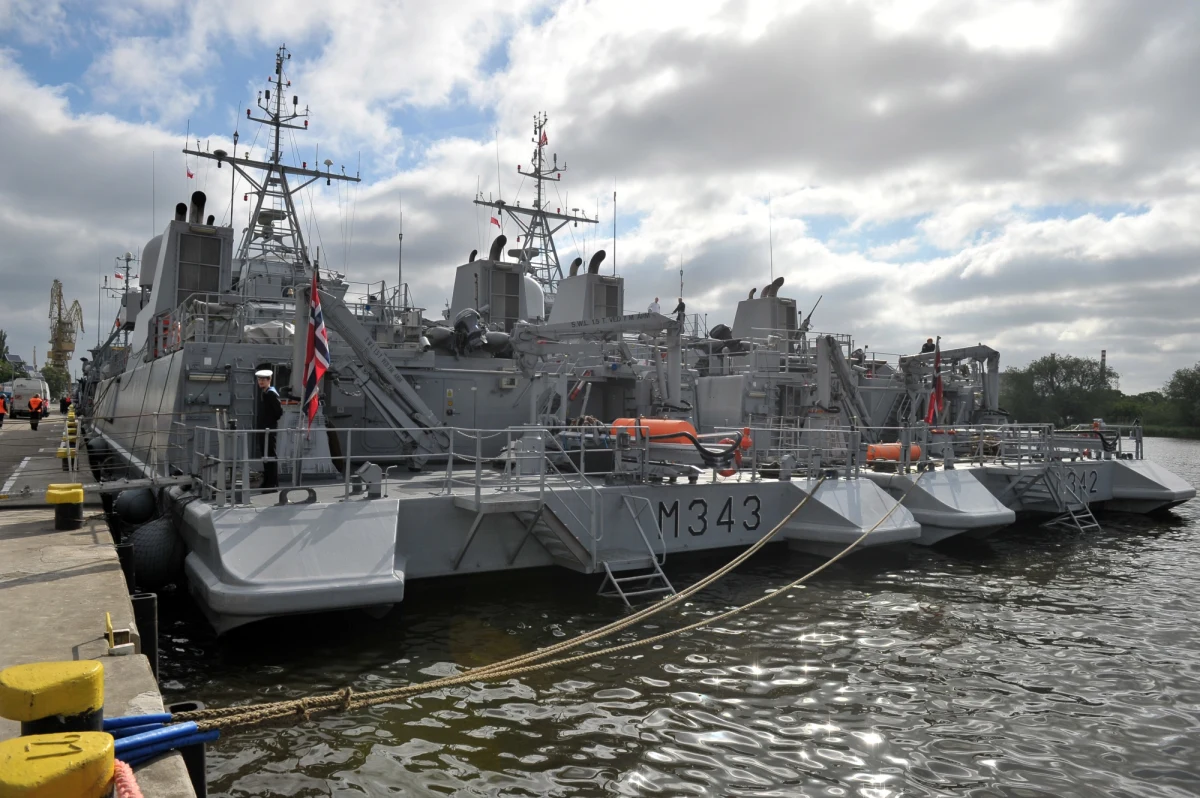 Tysiące ton stali przypłynęły do Szczecina. 40 okrętów wojennych z 14 krajów zacumowało m.in. przy Wałach Chrobrego. Okręty biorą udział w największych w tym roku manewrach na Bałtyku BALTOPS 17. Pierwszy etap ćwiczeń odbywa się w porcie. Dzięki temu, do soboty będzie okazja okręty zwiedzać.