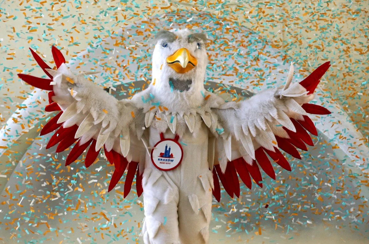 Biało-czerwony orzeł, nawiązujący do godła Polski, będzie maskotką mistrzostw Europy w piłce siatkowej mężczyzn. Została ona publicznie zaprezentowana w hali Wisły w Krakowie.