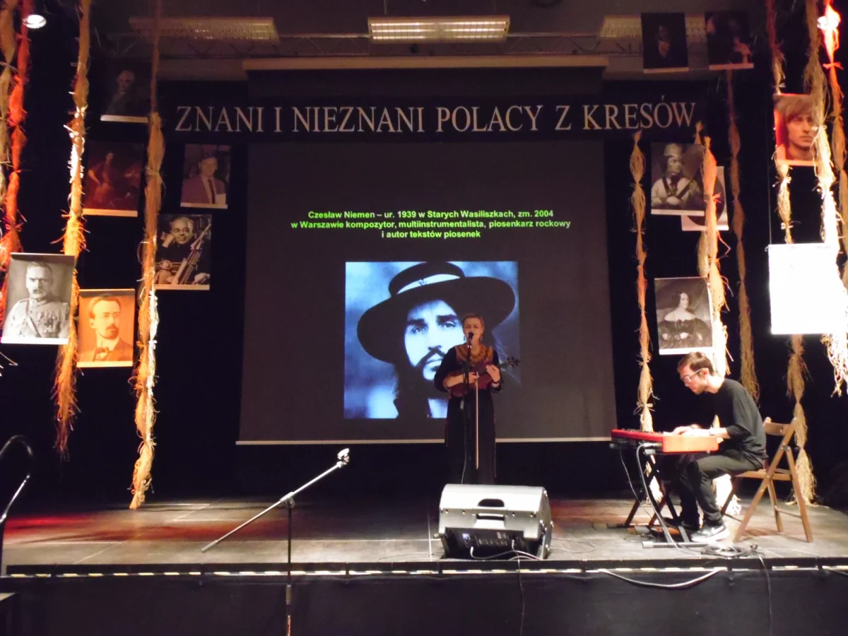 Trzeba docenić tych, którzy przybliżają uczniom kulturę i tradycję znad Niemna, Prypeci, Horynia i Dniestru. Jak pisał bowiem jeden z poetów: "Bez Kresów Wschodnich nie da się zrozumieć piękna i bogactwa Rzeczypospolitej".