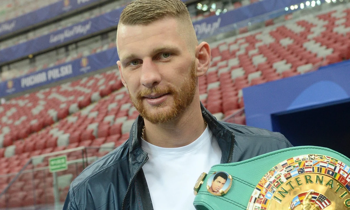 Andrzej Fonfara przegrał w drugiej rundzie walkę z broniącym tytułu Kanadyjczykiem Adonisem Stevensonem o mistrzostwo świata WBC w bokserskiej wadze półciężkiej. Pojedynek odbył się w Montrealu.