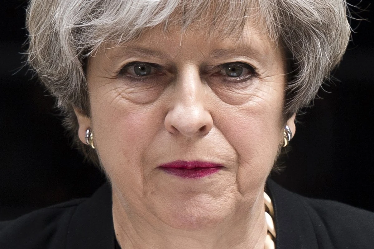 Brytyjska premier Theresa May oświadczyła, że przedterminowe wybory parlamentarne w Wielkiej Brytanii odbędą się zgodnie z planem w najbliższy czwartek. Jak dodała, kampania na poziomie ogólnokrajowym zostanie wznowiona w poniedziałek.