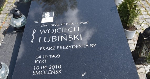 Ekshumowano kolejną - 28. - ofiarę katastrofy smoleńskiej, z grobu osobistego lekarza prezydenta Lecha Kaczyńskiego Wojciecha Lubińskiego, znajdującego się na warszawskich Powązkach Wojskowych.