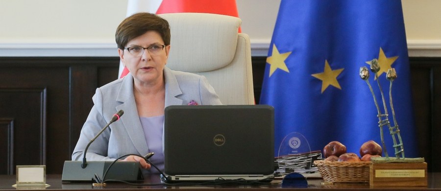​Rząd przyjął założenia do budżetu na 2018 r. - poinformowało w komunikacie Centrum Informacyjne Rządu. Według założeń wzrost gospodarczy w przyszłym roku ma wynieść 3,8 proc., inflacja 2,3 proc., a stopa bezrobocia - 6,4 proc.
