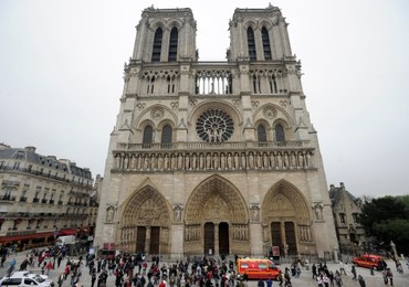 Notre Dame się sypie. "Victor Hugo przewracałby się w grobie"