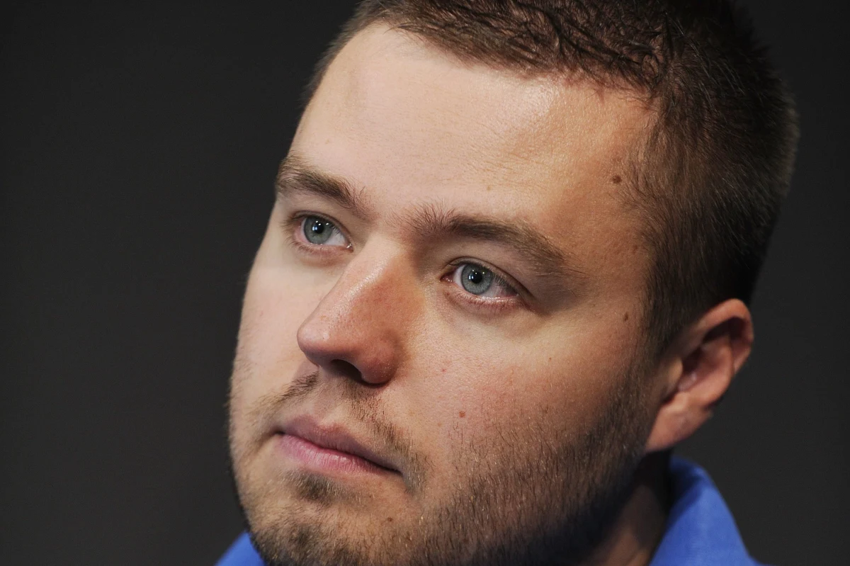 ​Rok 2017. Wojska rosyjskie wchodzą na terytorium Polski. Amerykanie czekają "aż Polska się wykrwawi". Wojciech Miłoszewski, scenarzysta seriali "Wataha" czy "Prokurator" zadebiutował powieścią sensacyjną. Rozmawiamy z pisarzem o jego książce "Inwazja".