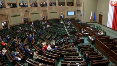 Głosowanie nad zmianami w KRS niespodziewanie znika z porządku obrad. Jak to tłumaczy PiS?