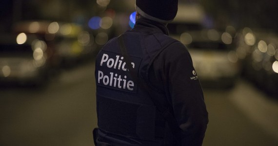 Przed zamachami z 22 marca 2016 r. belgijskie służby bezpieczeństwa dysponowały "wieloma konkretnymi informacjami, które nie zostały wykorzystane w optymalny sposób" - wynika z upublicznionego raportu komisji śledczej belgijskiego parlamentu.