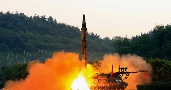 Władze Korei Północnej ogłosiły, że wczorajsza próba z nowego typu rakietami ziemia-woda zakończyła się sukcesem. "Pływające po morzu cele zostały wykryte i trafione" - poinformowała północnokoreańska agencja prasowa KCNA.