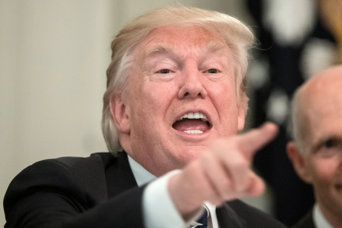 Pierwsza podróż zagraniczna, którą Donald Trump nazwał "fenomenalnym sukcesem", nie poprawiła jego notowań wśród Amerykanów. W sondażu Uniwersytetu Quinnipiac poczynania Trumpa poparło zaledwie 34 procent badanych wyborców, najmniej w historii tych badań.