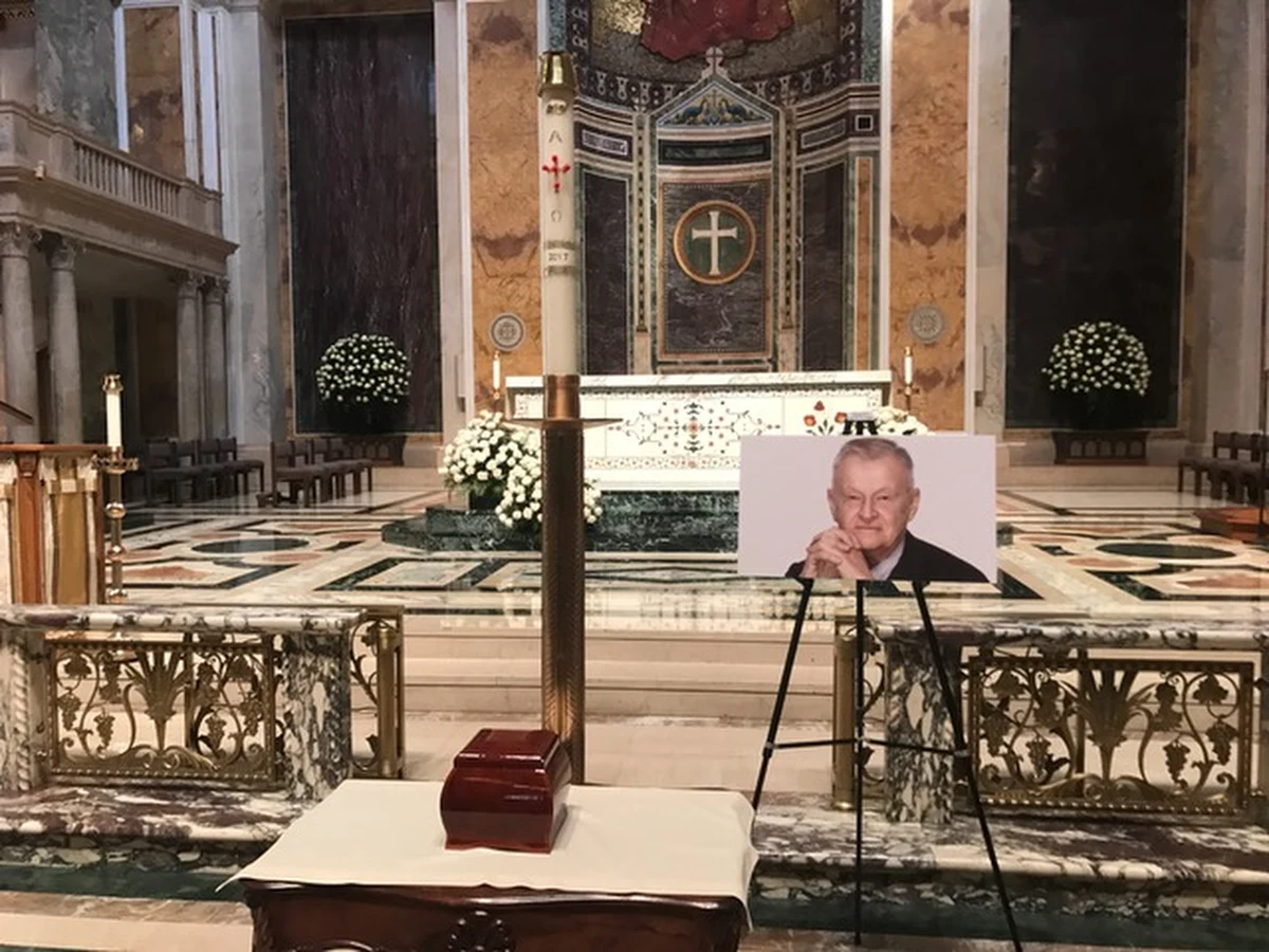 W stolicy USA odbyły się uroczystości pogrzebowe prof. Zbigniewa Brzezińskiego. Politolog, wykładowca uniwersytecki i w latach 1977-81 doradca do spraw bezpieczeństwa narodowego prezydenta USA Jimmy'ego Cartera zmarł 26 maja w wieku 89 lat.