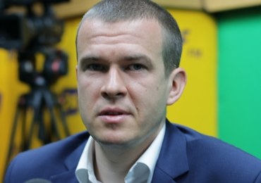Bańka ostro o poprzednikach: Drzewiecki hasał po cmentarzach, Mucha dbała o kwiatki i wygodę Madonny