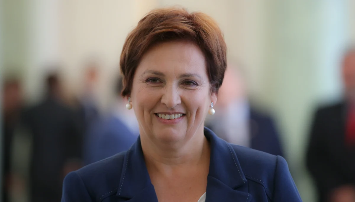 Z wykształcenia lekarz weterynarii, doktor nauk ekonomicznych, radna sejmiku województwa zachodniopomorskiego, gdzie zasiada z prezydenckim ministrem Pawłem Muchą. Interesuje się brydżem, medycyną naturalną, ogrodami, współczesnym malarstwem i haftem gobelinowym. Halina Szymańska została oficjalnie powołana przez prezydenta Andrzeja Dudę na nową szefową Kancelarii Prezydenta. Jednocześnie odwołana została z tego stanowiska Małgorzata Sadurska.