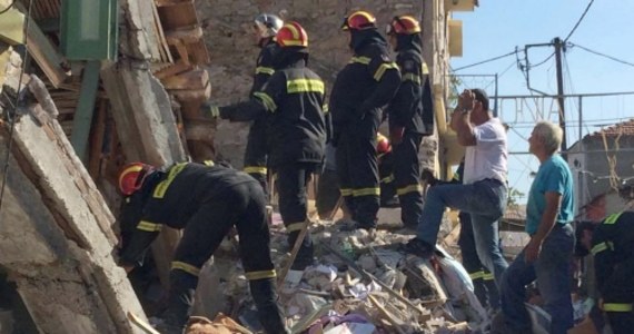 Silne trzęsienie ziemi na Lesbos. Zginęła jedna osoba - Świat Trzęsienie ziemi o magnitudzie 6,3 na greckiej wyspie Lesbos. Zginęła jedna osoba, 12 jest rannych. Uszkodzona została wieża jednego z kościołów, popękało wiele budynków.