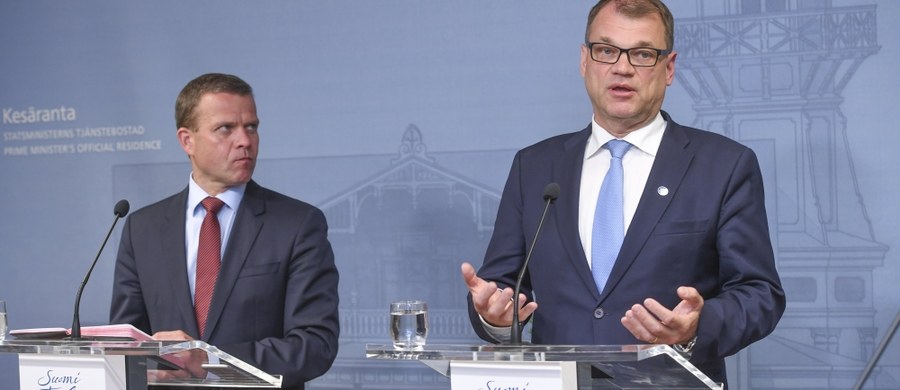 Premier Finlandii Juha Sipila ogłosił, że nie ma warunków do współpracy w rządzie z nowym kierownictwem Partii Finów. Nie powiodła się próba porozumienia z jej nowym liderem Jussim Halla-aho, eurosceptykiem znanym z nacjonalistycznych poglądów. W grę wchodzi próba powołania nowej koalicji lub wcześniejsze wybory parlamentarne.