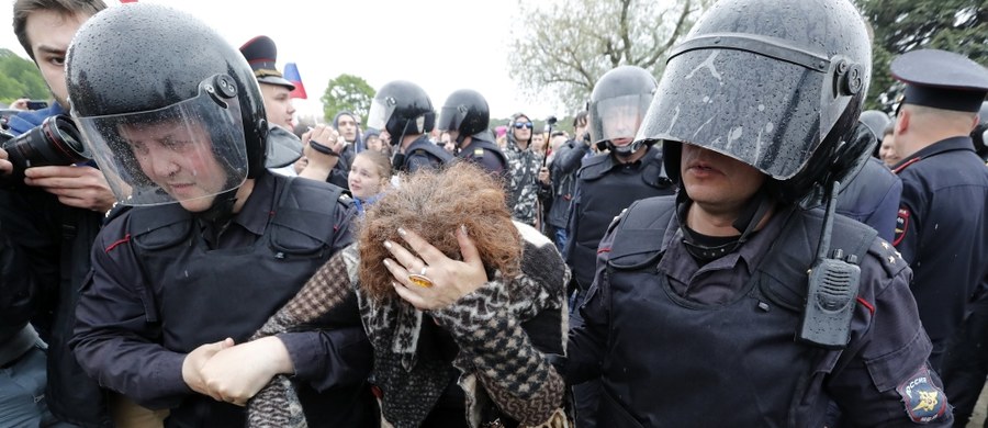 ​Ponad 1,5 tysiąca osób zostało aresztowanych w Rosji podczas poniedziałkowych demonstracji antykorupcyjnych - poinformował w nocy z poniedziałku na wtorek portal OWD-Info, monitorujący zatrzymania w Rosji.