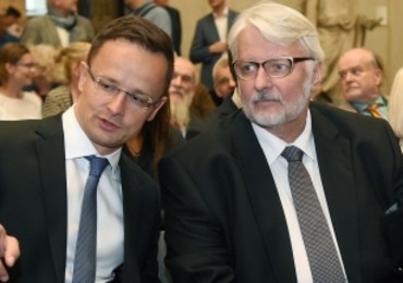KE rozpocznie procedurę wobec Polski, Węgier i Czech. "To jest szantaż"