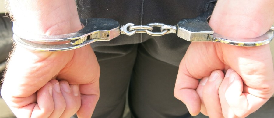 Policja doprowadziła do aresztu ukrywającego się od ponad tygodnia Marka C. W 2011 r. za spowodowanie śmiertelnego wypadku sąd skazał go na 4 lata więzienia. Po warunkowym zwolnieniu mężczyzna nadal łamał przepisy drogowe. Nagrania swoich "rajdów" zamieszczał w internecie.