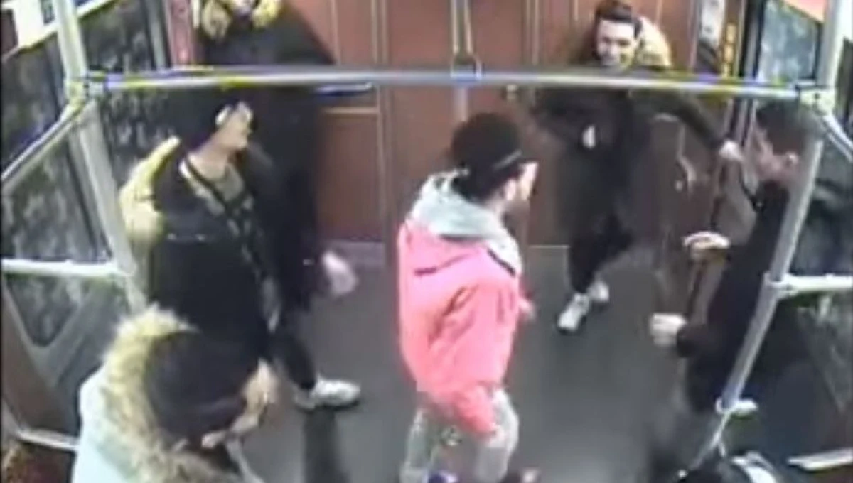 2 lata i 9 miesięcy więzienia dla głównego oskarżonego o podpalenie bezdomnego Polaka na stacji metra w Berlinie. To wyrok sądu w stolicy Niemiec.