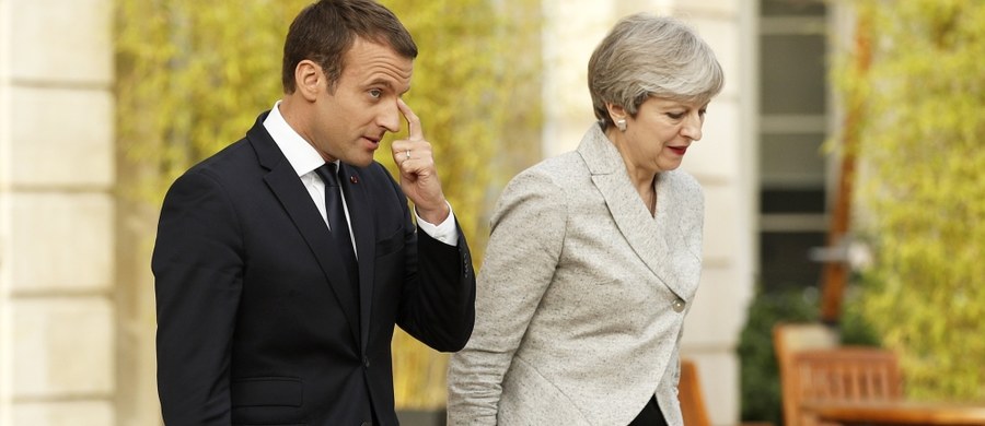 Brytyjska premier Theresa May potwierdziła podczas wspólnej konferencji z prezydentem Emmanuelem Macronem, że negocjacje ws. Brexitu rozpoczną się w przyszłym tygodniu. May stwierdziła, że rozmowy z północnoirlandzką Demokratyczną Partię Unionistyczną (DUP) ws. poparcia jej mniejszościowego rządu "były produktywne".