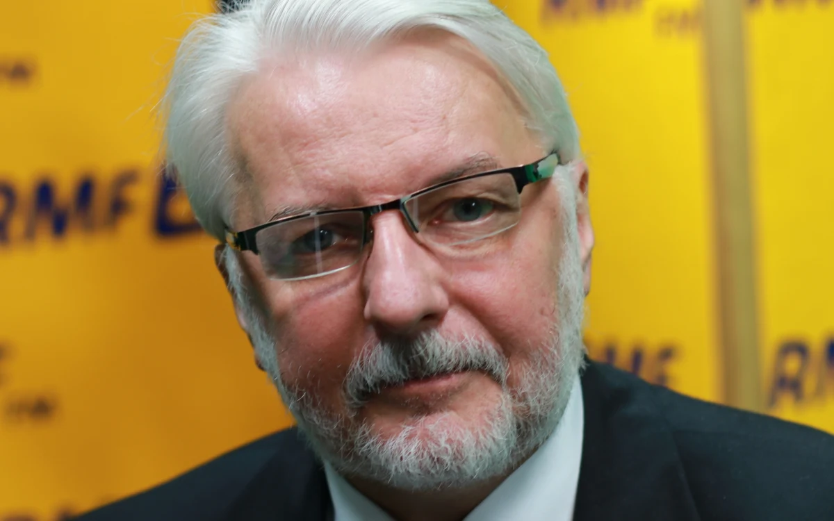 "Na razie nie ma informacji, żeby w płonącym w Londynie wieżowcu byli Polacy. Jesteśmy w kontakcie z policją i strażą pożarną" – powiedział szef polskiej dyplomacji w Porannej rozmowie w RMF FM. "W Londynie mieszka ok. 150 tysięcy Polaków. Musimy być bardzo czujni" – dodał minister Witold Waszczykowski. "Powiedziałem w USA, że warto odwiedzić Polskę" – mówił szef MSZ, nawiązując do zapowiedzianej na lipiec wizyty prezydenta Donalda Trumpa w Warszawie. "Powiedziałem w USA, że jeśli Trump odwiedzi nasz kraj, nie spotka demonstracji i krytyki" – powiedział szef polskiej dyplomacji. Robert Mazurek pytał też o krytyczne wobec Polski słowa szefa KE ws. przyjęcia uchodźców. "To są złe diagnozy – Polska nie stanowi żadnego problemu dla Unii Europejskiej. Jesteśmy lojalnym członkiem UE, współpracującym na wielu płaszczyznach, w wielu dziedzinach. To nie jest iluzja ideałów - za tym stoją ciężkie rozgrywki polityczne i finansowe i to trzeba umieć dostrzec" – stwierdził gość RMF FM.