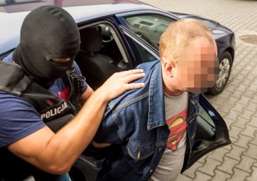 Areszt dla 42-latka, który podłożył bombę pod autem żony, nauczycielki z Warlubia