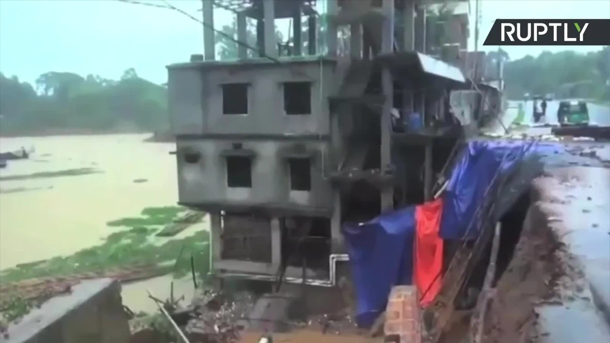 Do 110 wzrosła liczba zabitych w lawinach błotnych w Bangladeszu, blisko 90 osób odniosło ciężkie obrażenia. Osuwiska spowodowane są silnym deszczem, który - jak przewidują meteorolodzy - ma się jeszcze utrzymać w najbliższych dniach. Akcja ratunkowa jest utrudniona, ponieważ zwały błota zablokowały drogi dojazdowe do zniszczonych terenów. Służby cały czas szukają jednak rannych, którzy mogą jeszcze znajdować się pod ziemią. Wśród ofiar są żołnierze, którzy dołączyli do poszukiwań. Z zagrożonych terenów ewakuowano dotąd ponad dwa tysiące mieszkańców. 