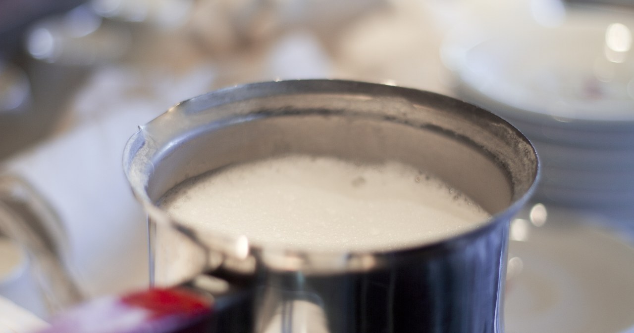 Mleko nigdy więcej nie wykipi. Wystarczy, iż przed gotowaniem zrobisz to