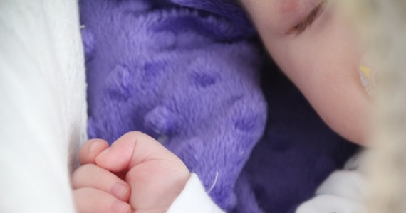 W Sądzie Rejonowym w Inowrocławiu (woj. kujawsko-pomorskie) rozpoczął się proces o ograniczenie praw rodzicielskich w związku z niewyrażeniem przez rodziców zgody na obowiązkowe szczepienie córki zaraz po porodzie. Rozprawie towarzyszyła pikieta przeciwników obowiązkowych szczepień dzieci.